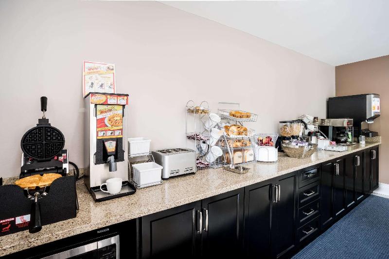 汽车旅馆 Super 8 By Wyndham Kingston