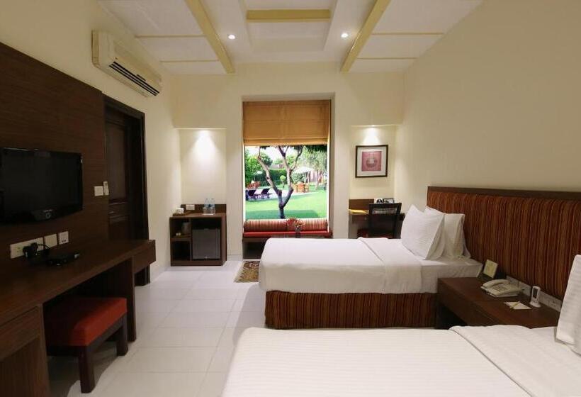 استراحتگاه Lemon Tree Hotel, Tarudhan Valley, Manesar