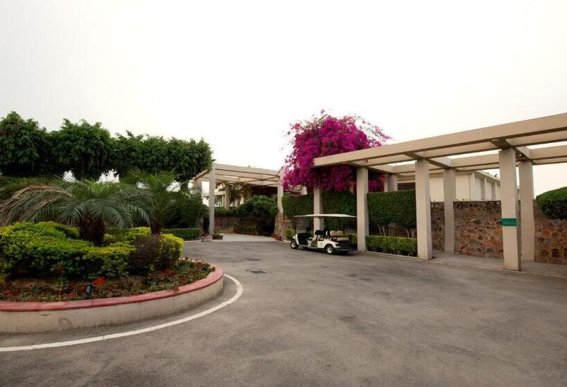 استراحتگاه Lemon Tree Hotel, Tarudhan Valley, Manesar