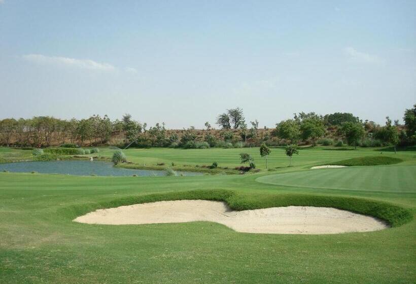 استراحتگاه Lemon Tree Hotel, Tarudhan Valley, Manesar