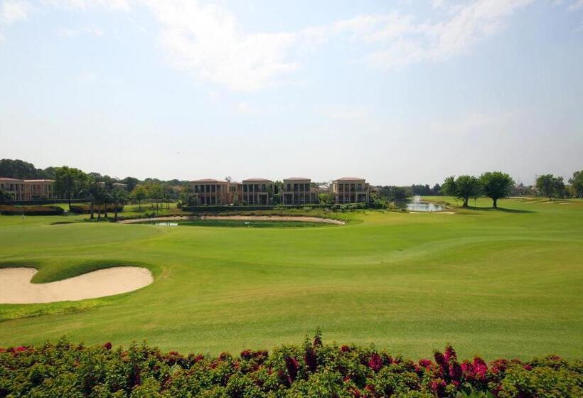 אתר נופש Lemon Tree Hotel, Tarudhan Valley, Manesar