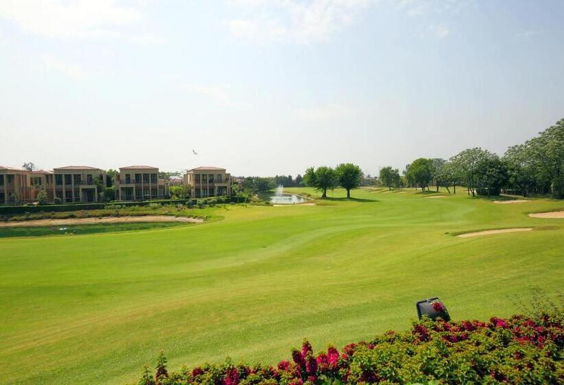 استراحتگاه Lemon Tree Hotel, Tarudhan Valley, Manesar