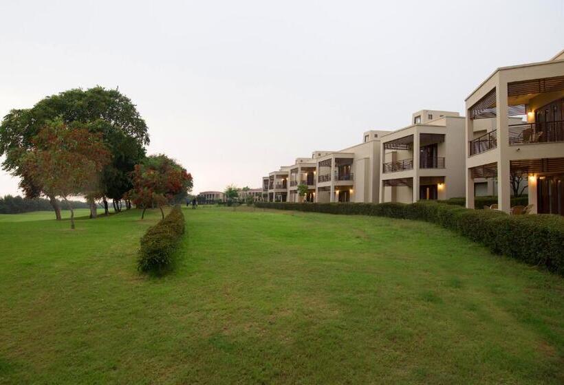 استراحتگاه Lemon Tree Hotel, Tarudhan Valley, Manesar