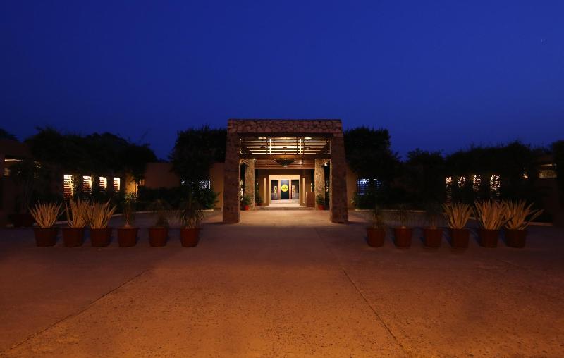 استراحتگاه Lemon Tree Hotel, Tarudhan Valley, Manesar