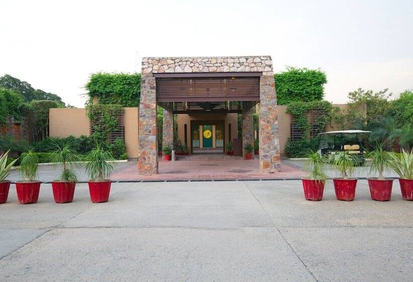 استراحتگاه Lemon Tree Hotel, Tarudhan Valley, Manesar