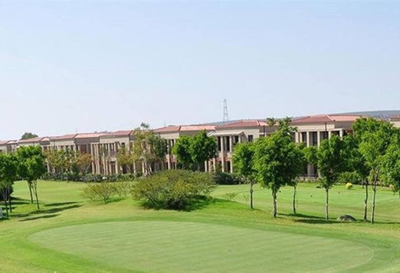 استراحتگاه Lemon Tree Hotel, Tarudhan Valley, Manesar