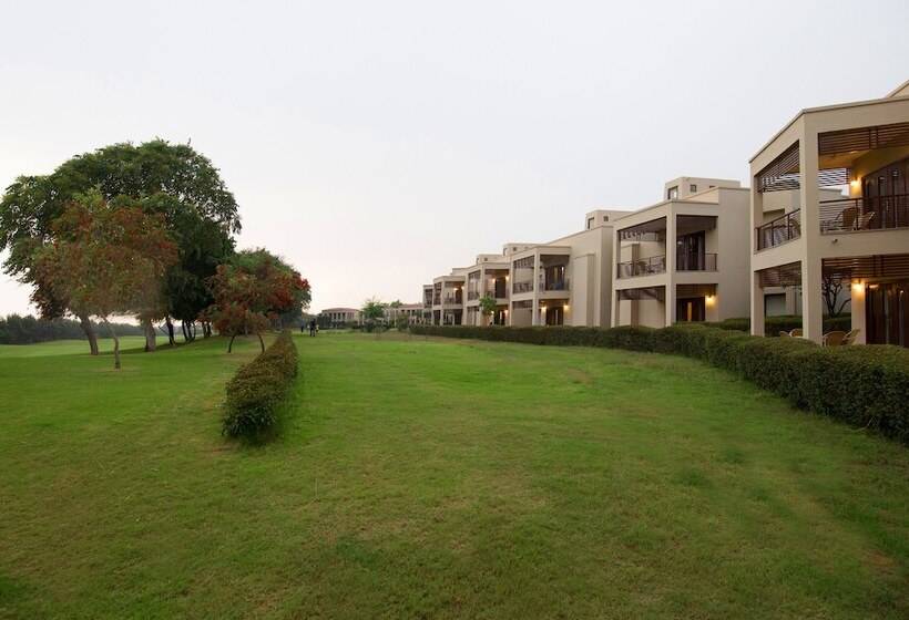 استراحتگاه Lemon Tree Hotel, Tarudhan Valley, Manesar