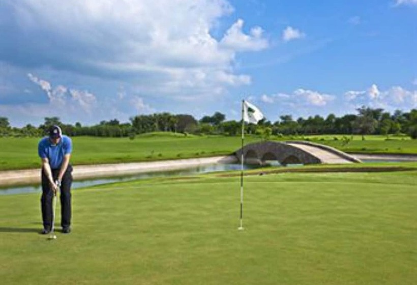 استراحتگاه Lemon Tree Hotel, Tarudhan Valley, Manesar