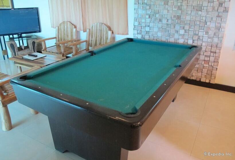 استراحتگاه The Manor At Puerto Galera