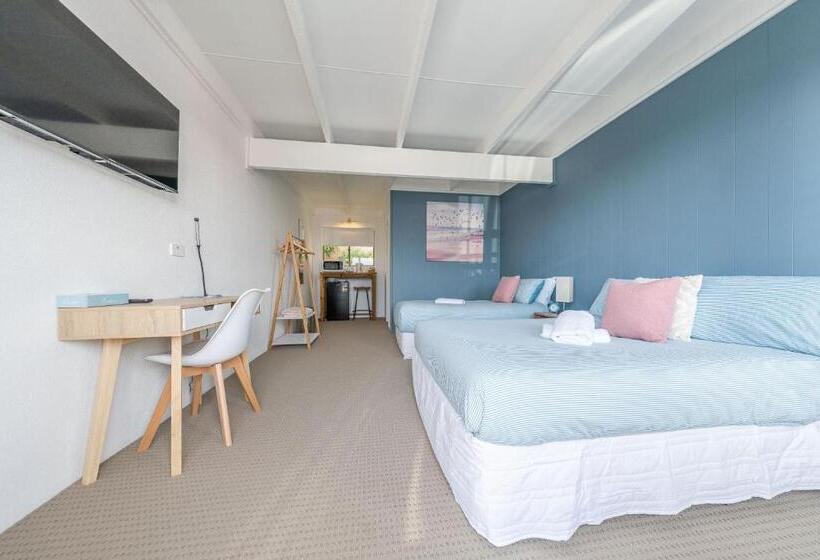 Coast Motel Eden