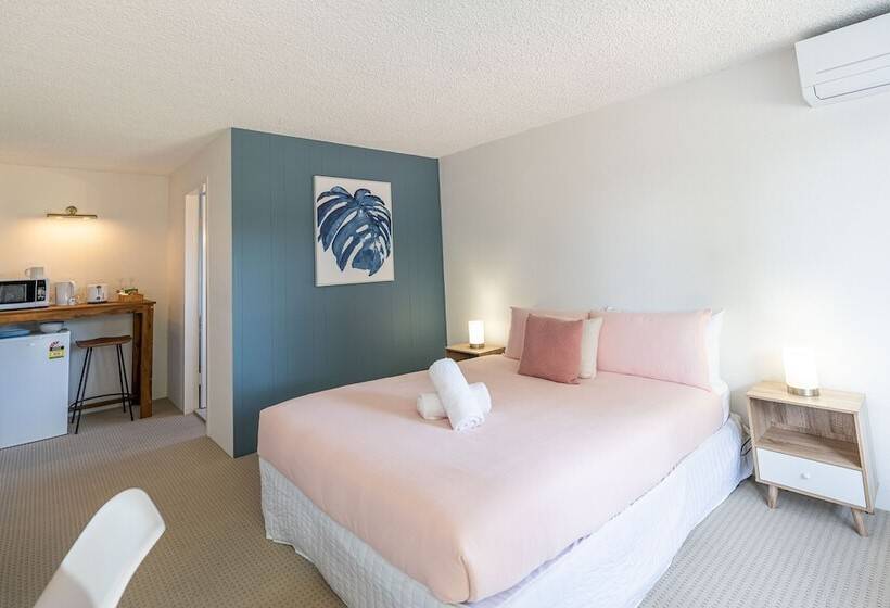 Coast Motel Eden