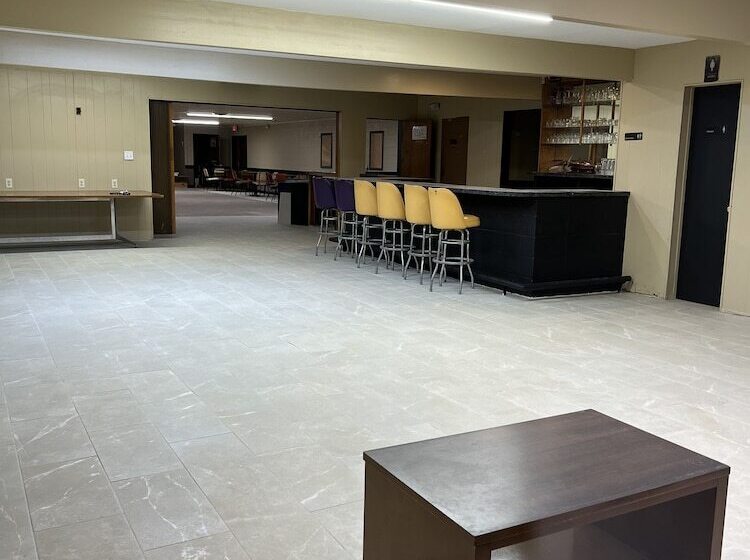 فندق Driftwood Inn And Lodge By The Lake