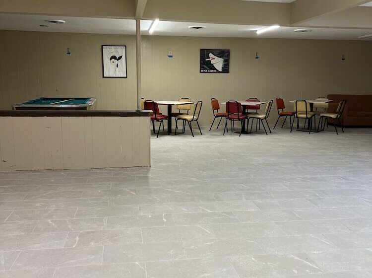 فندق Driftwood Inn And Lodge By The Lake