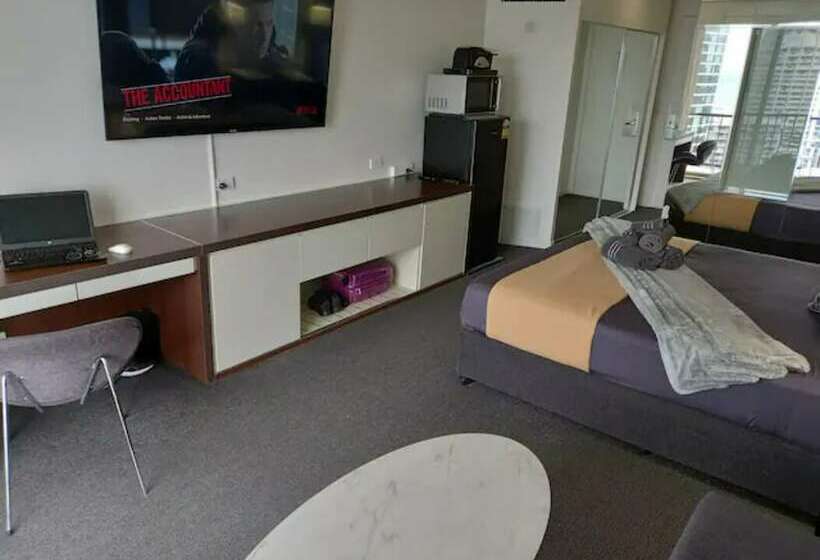 هتل Your Stay In Surfers