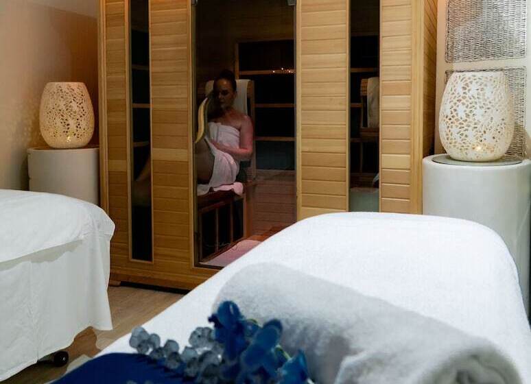 فندق Your Stay In Surfers