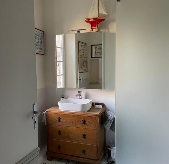 Bed and Breakfast Chateau De Vaugelas   Charmant Domaine Près De Valence