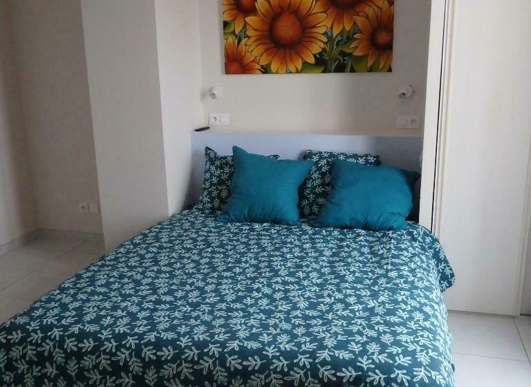 ベッドアンドブレックファースト L Oustal Des Fontanilles