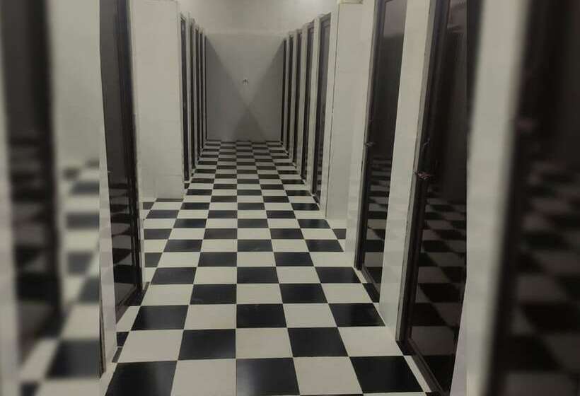 فندق صغير Abuzz Oxfordcaps Ccc Zirakpur, Chandigarh