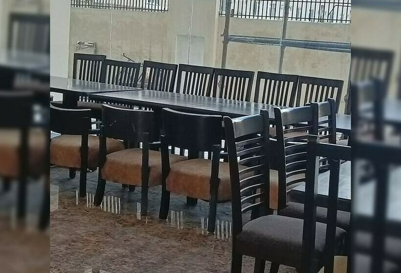 فندق صغير Abuzz Oxfordcaps Ccc Zirakpur, Chandigarh