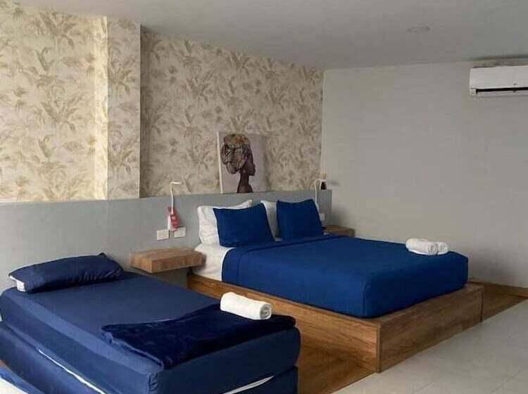 הוסטל Dreamer Beach Club