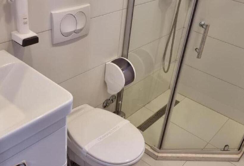 تختخواب و صبحانه Citadela Old Town   Gelateria