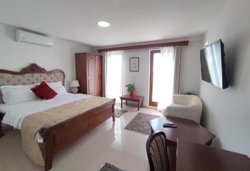 تختخواب و صبحانه Citadela Old Town   Gelateria