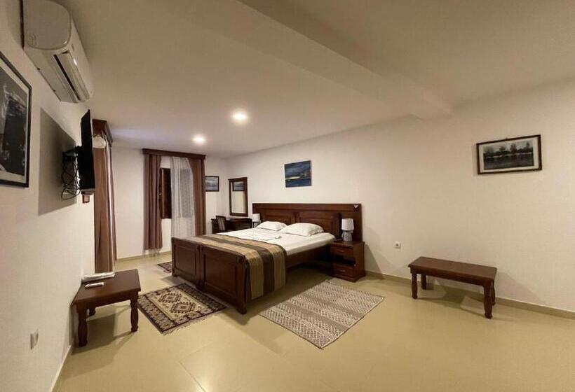 تختخواب و صبحانه Citadela Old Town   Gelateria