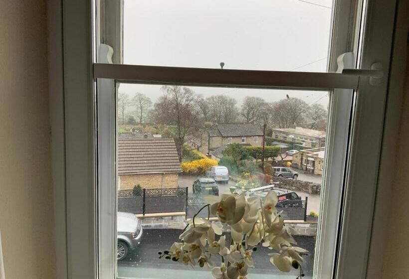 مبيت وإفطار Haven House