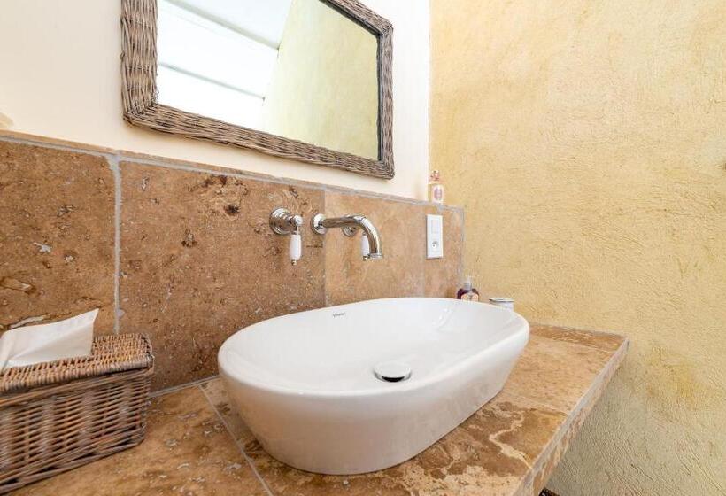 مبيت وإفطار Maison D Hôtes Les Caroubiers