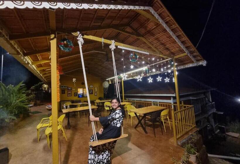 مبيت وإفطار The Skyi County Dapoli