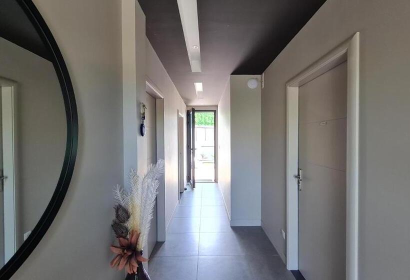 住宿加早餐  Villa Nc30 , Chambres Privatives Deluxe