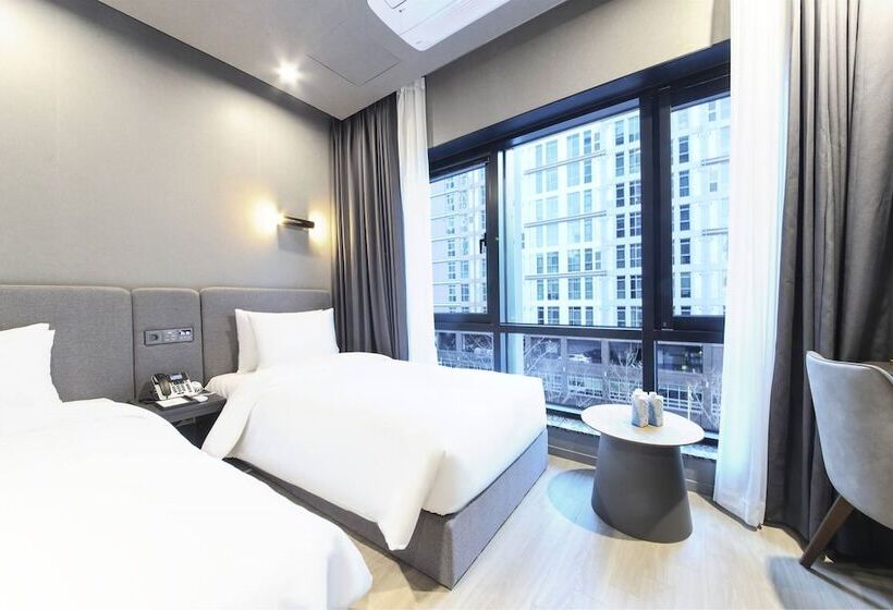 City Hotel The Busan Metro