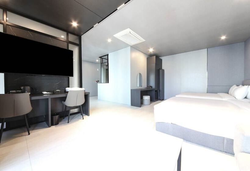 City Hotel The Busan Metro