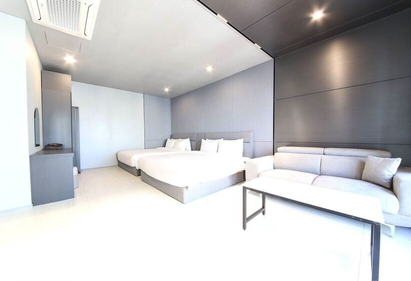 City Hotel The Busan Metro