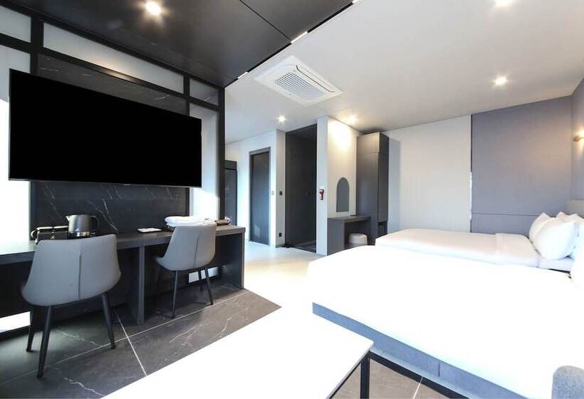 City Hotel The Busan Metro