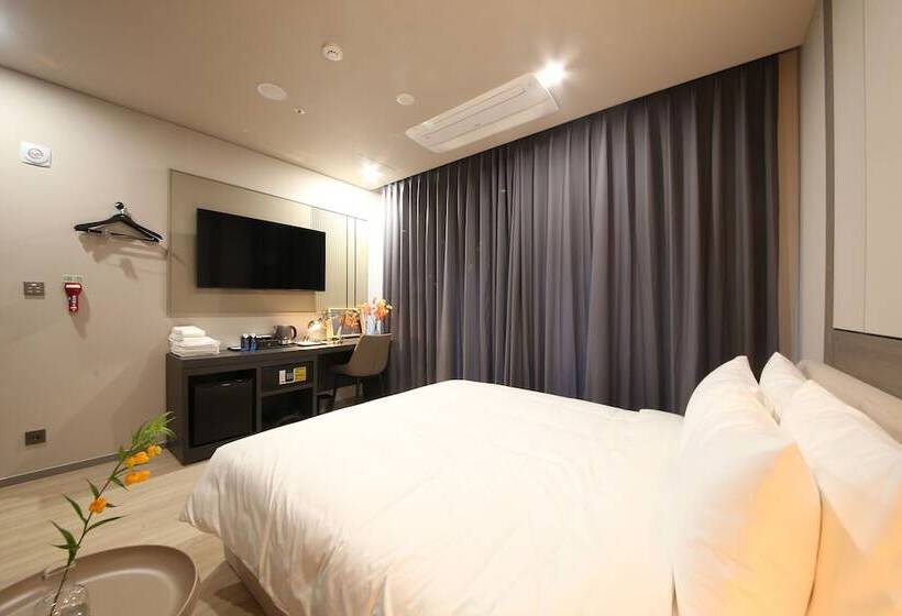 City Hotel The Busan Metro