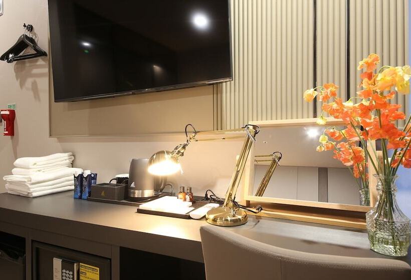 City Hotel The Busan Metro