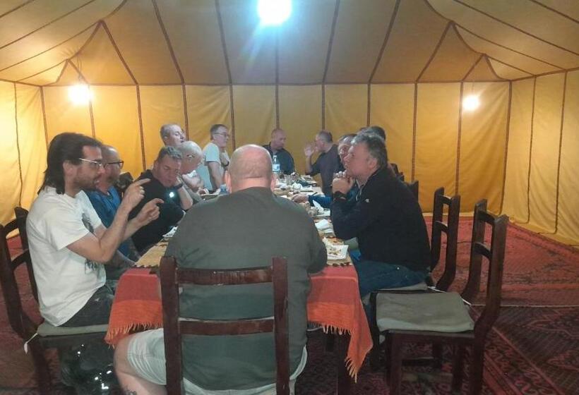 ホテル Merzouga Camp Erg Znaïgui