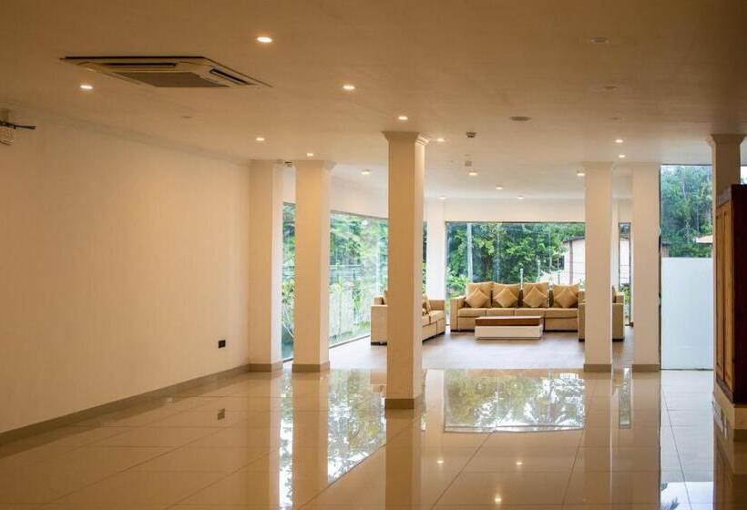 Отель Ganthera Kandy