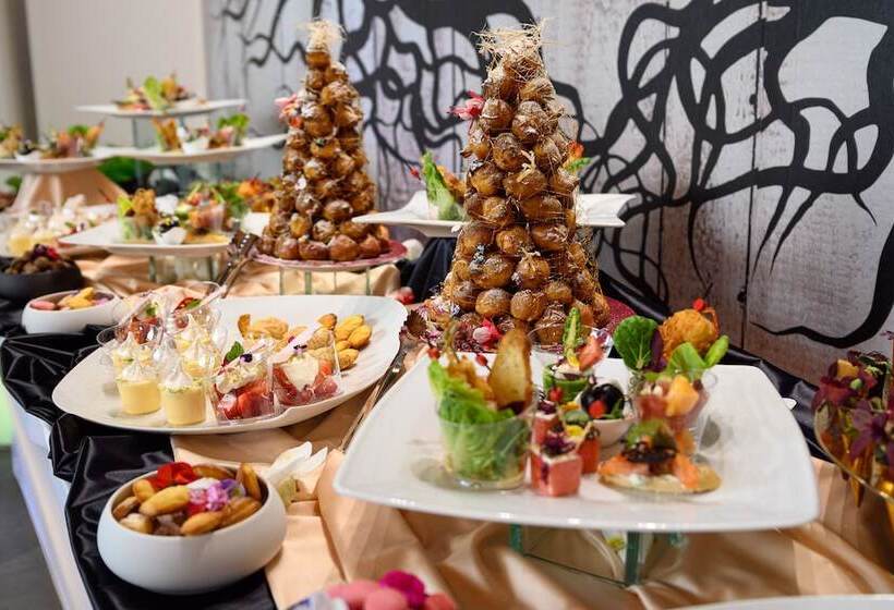 Отель Parizs Garden Apartments