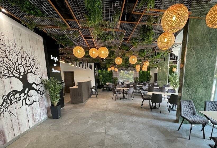 Отель Parizs Garden Apartments