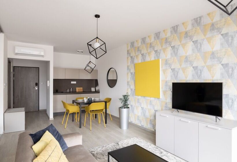 Отель Parizs Garden Apartments