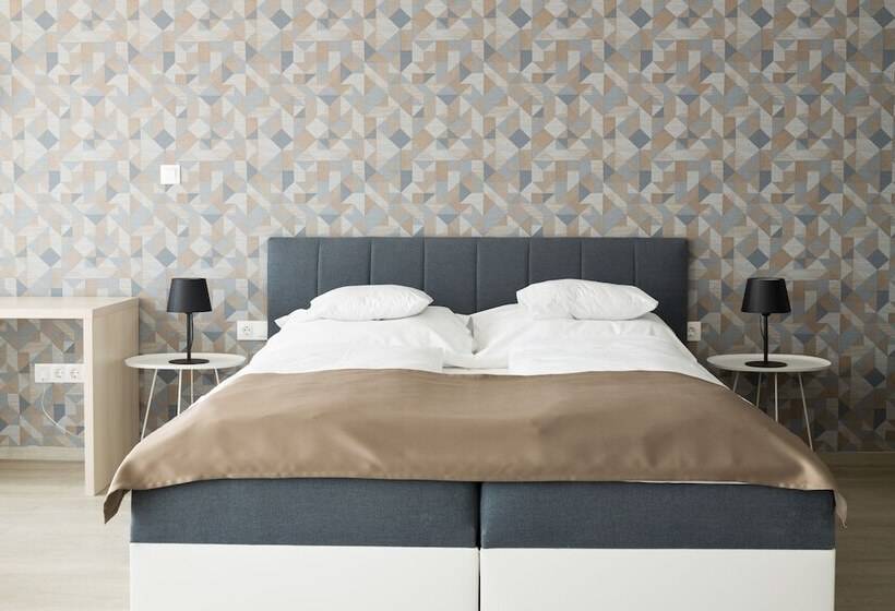 Отель Parizs Garden Apartments