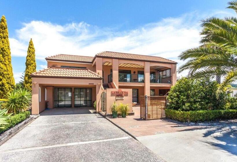 מוטל La Dolce Vita Whangamata