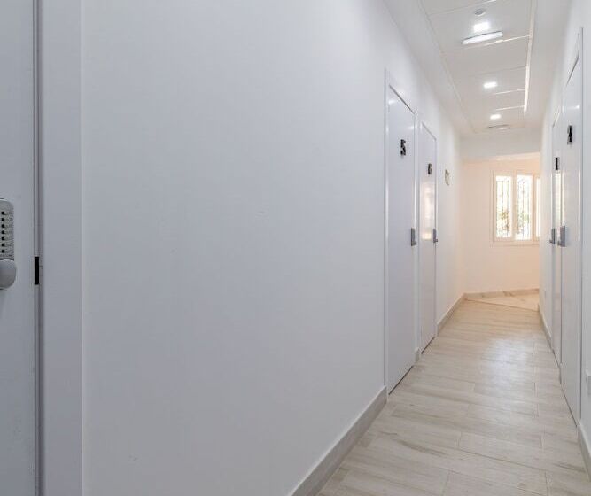 پانسیون Ayz Silvela   Auto Check In Property