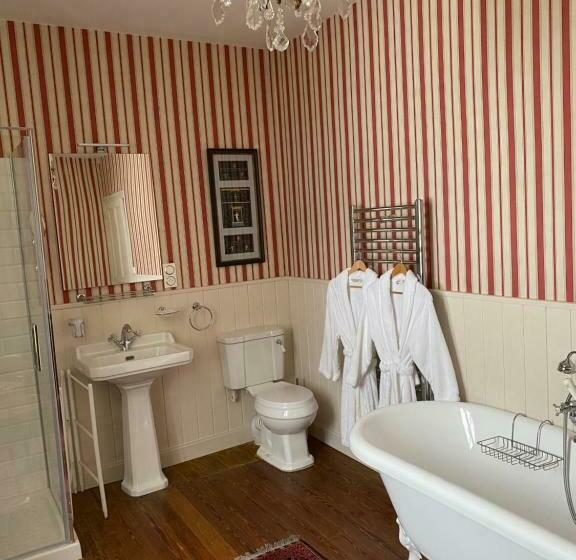 بنسيون Clos De Mont July, Chambres Avec Vue Et Terrasse Dans Demeure Historique