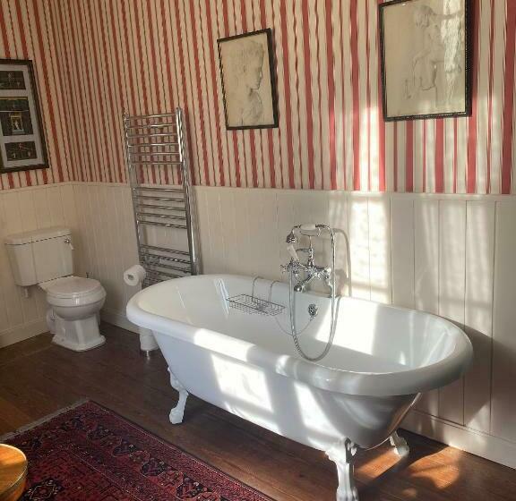 بنسيون Clos De Mont July, Chambres Avec Vue Et Terrasse Dans Demeure Historique