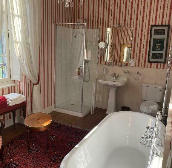 بنسيون Clos De Mont July, Chambres Avec Vue Et Terrasse Dans Demeure Historique