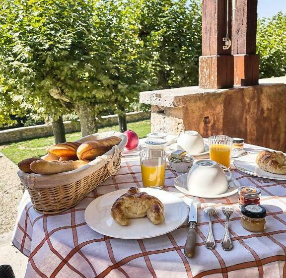 ペンション Clos De Mont July, Chambres Avec Vue Et Terrasse Dans Demeure Historique