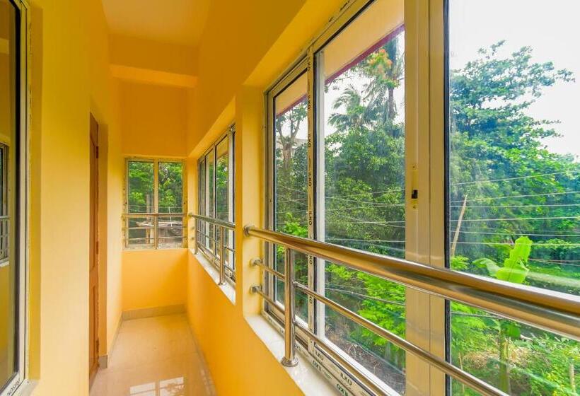 پانسیون Eco Corporate Inn